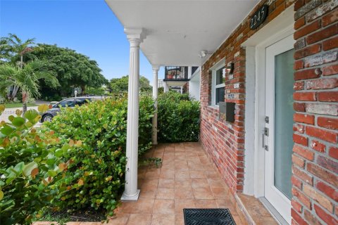 Townhouse in North Miami, Florida 2 bedrooms, 143.81 sq.m. № 1855102 - photo 2