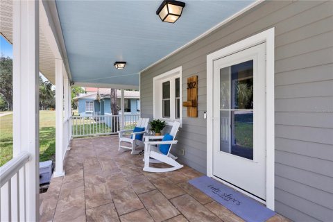 House in Howey-in-the-Hills, Florida 2 bedrooms, 155.61 sq.m. № 2259299 - photo 4