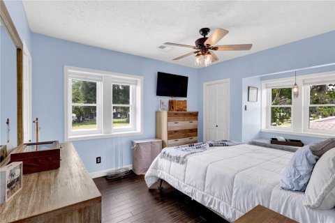 House in Howey-in-the-Hills, Florida 2 bedrooms, 155.61 sq.m. № 2259299 - photo 17