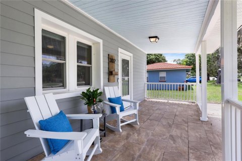 House in Howey-in-the-Hills, Florida 2 bedrooms, 155.61 sq.m. № 2259299 - photo 3