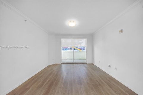 Copropriété à vendre à Surfside, Floride: 2 chambres, 92.62 m2 № 1994393 - photo 13