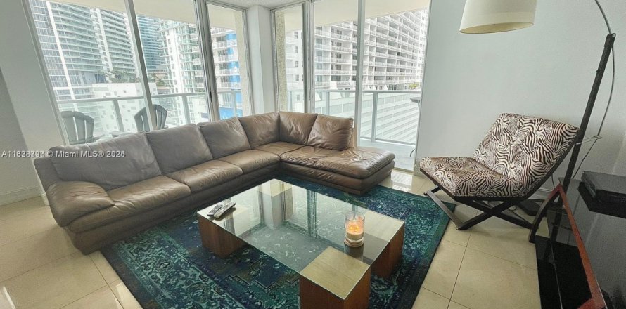 Condominio en Miami, Florida, 2 dormitorios  № 1934626