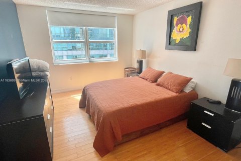 Condominio en venta en Miami, Florida, 2 dormitorios, 111.48 m2 № 1934626 - foto 3