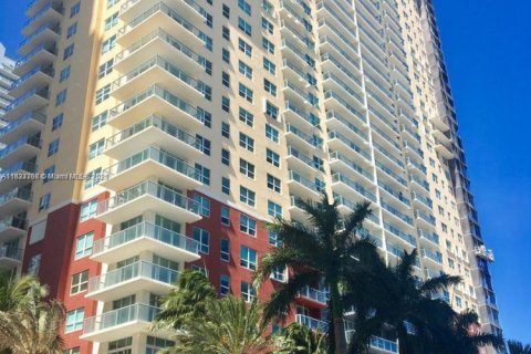 Condominio en venta en Miami, Florida, 2 dormitorios, 111.48 m2 № 1934626 - foto 12