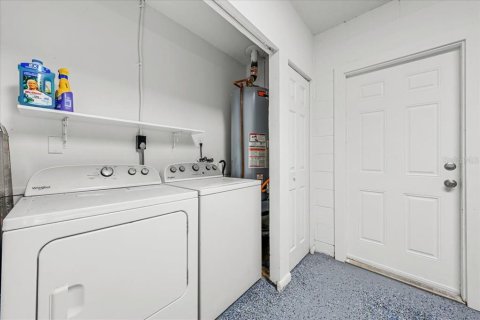 House in Clearwater, Florida 3 bedrooms, 87.7 sq.m. № 2398455 - photo 28