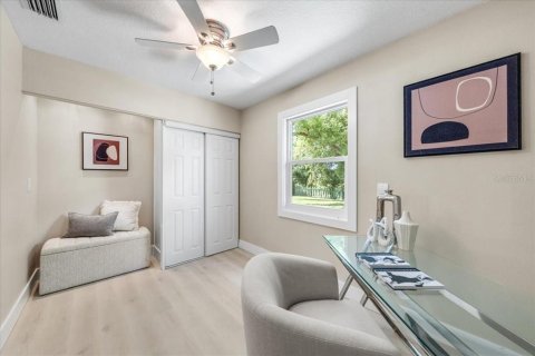 House in Clearwater, Florida 3 bedrooms, 87.7 sq.m. № 2398455 - photo 19