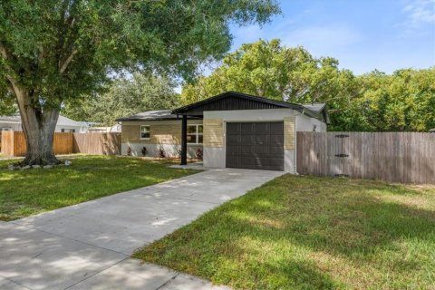 House in Clearwater, Florida 3 bedrooms, 87.7 sq.m. № 2398455 - photo 3