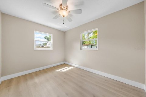 House in Clearwater, Florida 3 bedrooms, 87.7 sq.m. № 2398455 - photo 25