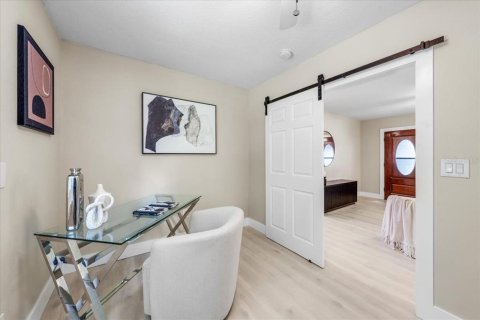 House in Clearwater, Florida 3 bedrooms, 87.7 sq.m. № 2398455 - photo 20