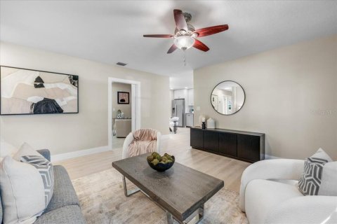 House in Clearwater, Florida 3 bedrooms, 87.7 sq.m. № 2398455 - photo 8