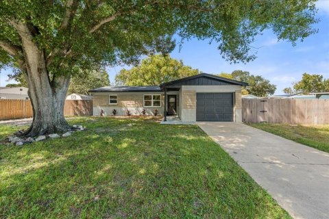 House in Clearwater, Florida 3 bedrooms, 87.7 sq.m. № 2398455
