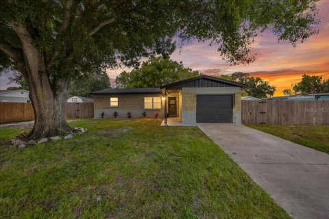 House in Clearwater, Florida 3 bedrooms, 87.7 sq.m. № 2398455 - photo 2