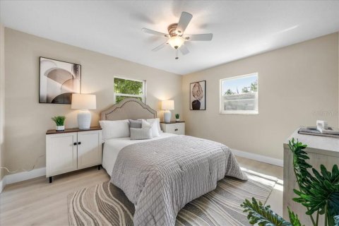 House in Clearwater, Florida 3 bedrooms, 87.7 sq.m. № 2398455 - photo 24