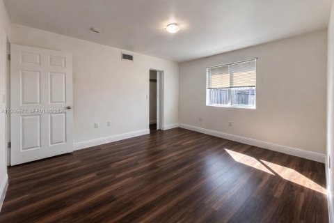 Casa en alquiler en Miami, Florida, 1 dormitorio, 51.1 m2 № 2085001 - foto 4