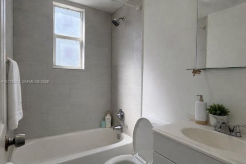 Casa en alquiler en Miami, Florida, 1 dormitorio, 51.1 m2 № 2085001 - foto 6