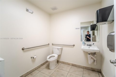 Купить коммерческую недвижимость в Майами, Флорида № 2005778 - фото 25