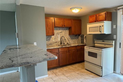 Villa ou maison à louer à Tampa, Floride: 3 chambres, 84.73 m2 № 2386037 - photo 9