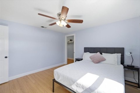 House in Tampa, Florida 4 bedrooms, 209.87 sq.m. № 2204244 - photo 22