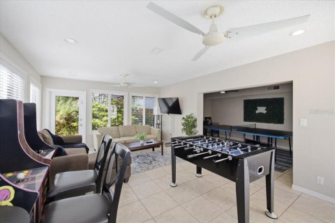 House in Tampa, Florida 4 bedrooms, 209.87 sq.m. № 2204244 - photo 13