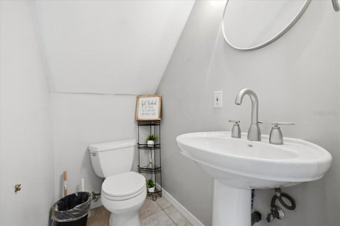 House in Tampa, Florida 4 bedrooms, 209.87 sq.m. № 2204244 - photo 15