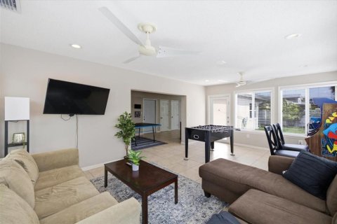 House in Tampa, Florida 4 bedrooms, 209.87 sq.m. № 2204244 - photo 12