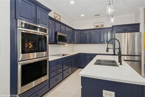 House in Fruitland Park, Florida 7 bedrooms, 361.39 sq.m. № 1837844 - photo 12
