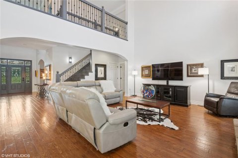 House in Fruitland Park, Florida 7 bedrooms, 361.39 sq.m. № 1837844 - photo 6