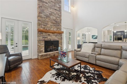 House in Fruitland Park, Florida 7 bedrooms, 361.39 sq.m. № 1837844 - photo 8