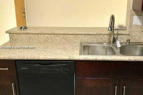Copropriété à louer à Miami, Floride: 2 chambres, 92.9 m2 № 1929844 - photo 4