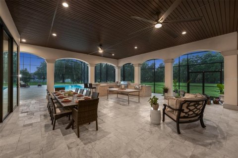 House in Brandon, Florida 6 bedrooms, 880.16 sq.m. № 2393629 - photo 8