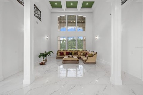 House in Brandon, Florida 6 bedrooms, 880.16 sq.m. № 2393629 - photo 12