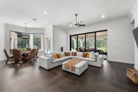 House in Brandon, Florida 6 bedrooms, 880.16 sq.m. № 2393629 - photo 21