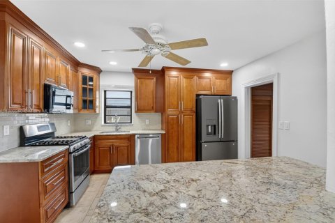 Casa en venta en Lake Worth, Florida, 3 dormitorios, 146.32 m2 № 1941459 - foto 11