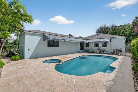 Casa en venta en Lake Worth, Florida, 3 dormitorios, 146.32 m2 № 1941459 - foto 25