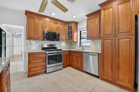 Casa en venta en Lake Worth, Florida, 3 dormitorios, 146.32 m2 № 1941459 - foto 13