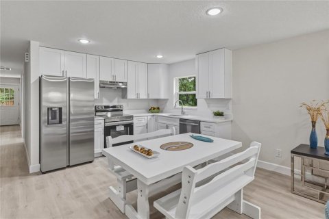 Купить виллу или дом в Деланд, Флорида 8 комнат, 121.52м2, № 2211414 - фото 6