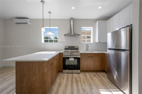 Immobilier commercial à vendre à Miami, Floride № 2075474 - photo 3