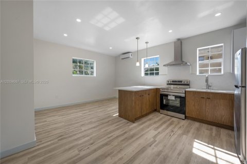 Immobilier commercial à vendre à Miami, Floride № 2075474 - photo 4