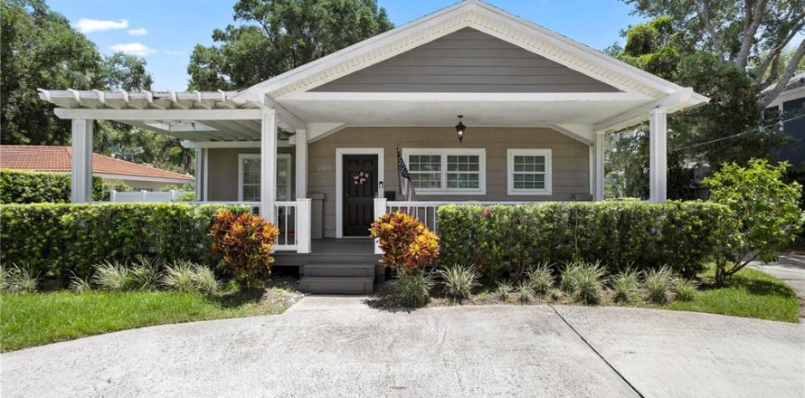 House in Winter Park, Florida 4 bedrooms, 201.88 sq.m. № 1844567