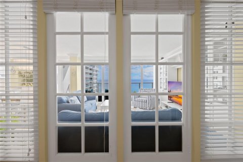 Condo in Fort Lauderdale, Florida, 2 bedrooms  № 2246517 - photo 24