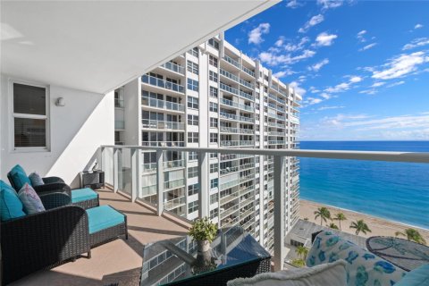 Condo in Fort Lauderdale, Florida, 2 bedrooms  № 2246517 - photo 12