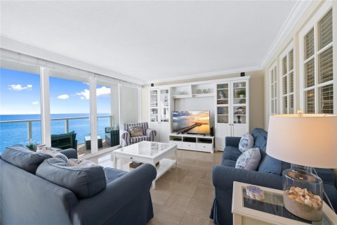 Condo in Fort Lauderdale, Florida, 2 bedrooms  № 2246517 - photo 2
