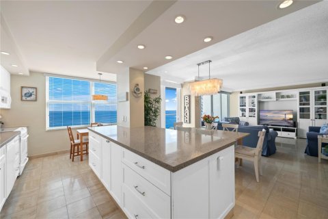 Condo in Fort Lauderdale, Florida, 2 bedrooms  № 2246517 - photo 5