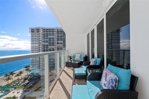 Condo in Fort Lauderdale, Florida, 2 bedrooms  № 2246517 - photo 11