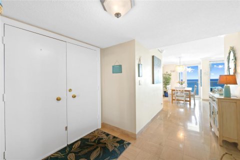 Condo in Fort Lauderdale, Florida, 2 bedrooms  № 2246517 - photo 27