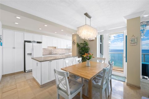 Condo in Fort Lauderdale, Florida, 2 bedrooms  № 2246517 - photo 7