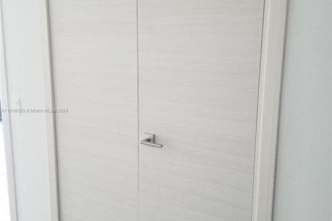 Купить кондоминиум в Майами, Флорида 2 спальни, 116.41м2, № 2053652 - фото 11