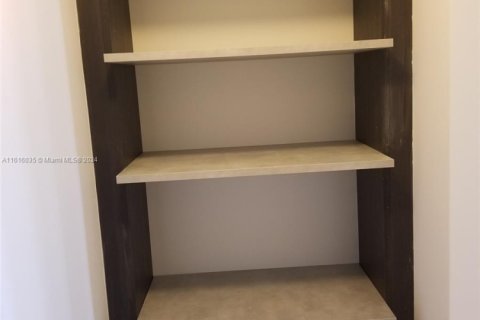 Купить кондоминиум в Майами, Флорида 2 спальни, 116.41м2, № 2053652 - фото 9