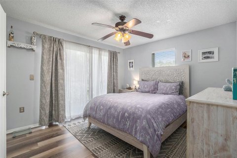 Condo in Tampa, Florida, 1 bedroom  № 1873525 - photo 11