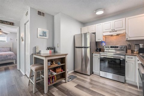 Condo in Tampa, Florida, 1 bedroom  № 1873525 - photo 10